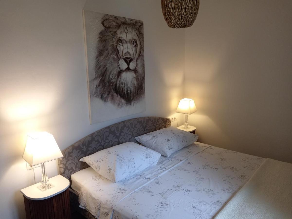 Seaview Holiday Apartments, Ventura Nin Extérieur photo