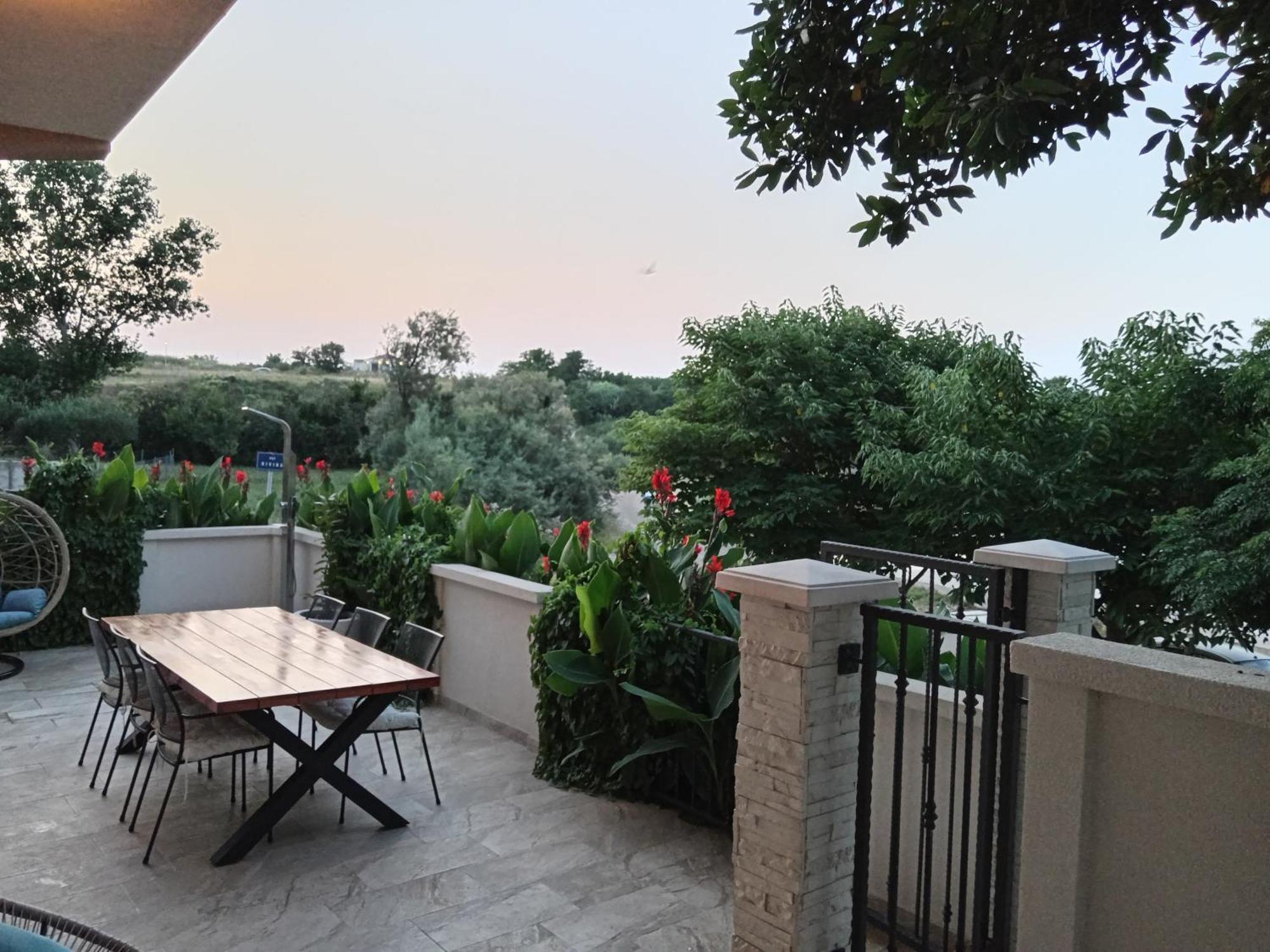 Seaview Holiday Apartments, Ventura Nin Extérieur photo