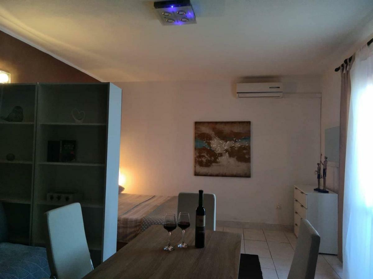 Seaview Holiday Apartments, Ventura Nin Extérieur photo