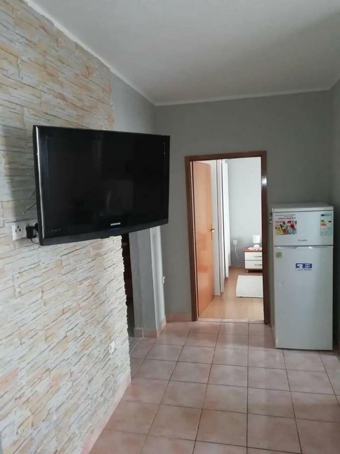 Seaview Holiday Apartments, Ventura Nin Extérieur photo