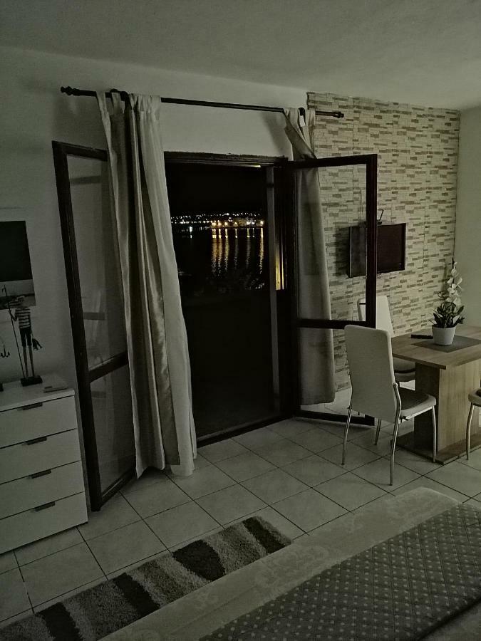 Seaview Holiday Apartments, Ventura Nin Extérieur photo